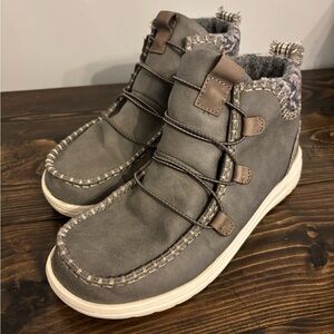 HEYDUDE Women's Eloise Recycled Leather Boots women’s 8